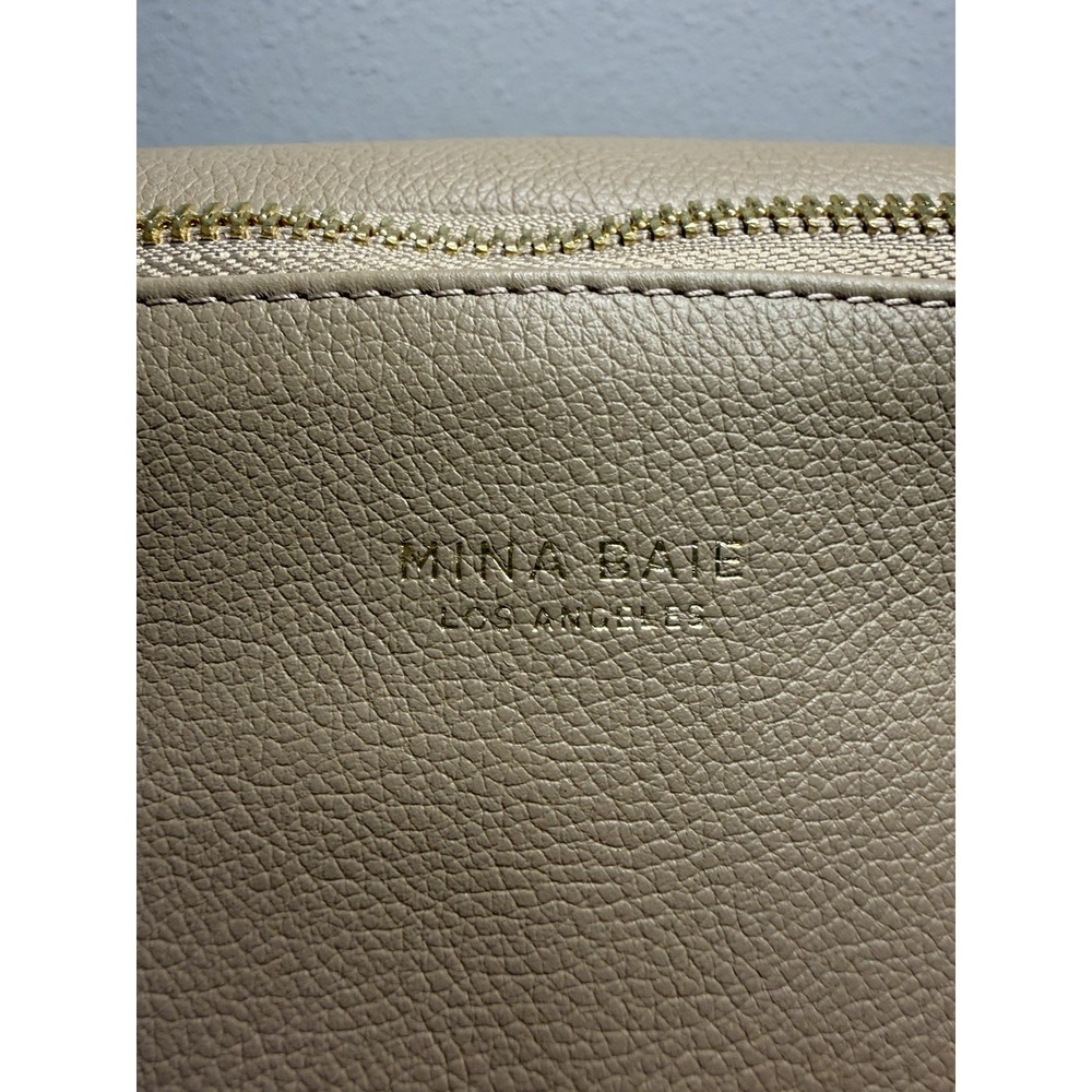 Mina Baie Beige Pebbled Crossbody Belt  Fanny Bag Zip Closure Gold Hardware NWOT - Picture 2 of 10